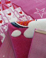 Tapis Carré Château Licorne Un Amour de Tapis - Rose