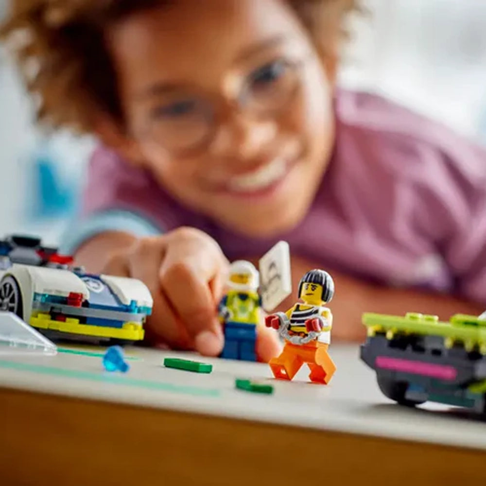 Lego Police Car and Muscle Car Chase 6A+