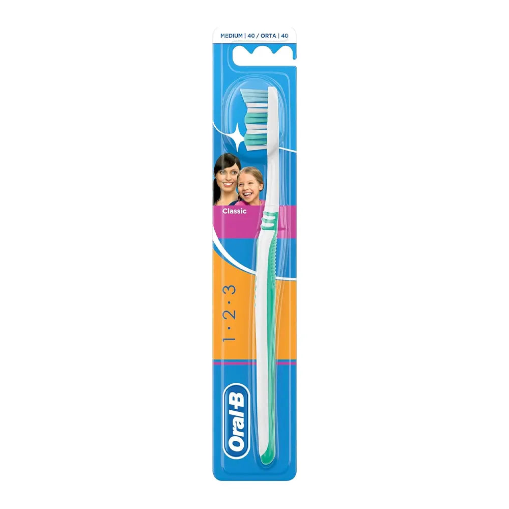 Oral-B Classic Medium – Manual Toothbrush