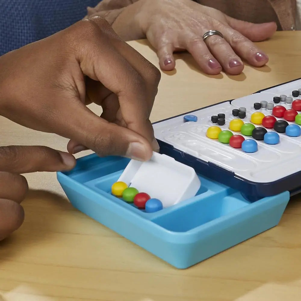 Juego de mesa Hasbro Mastermind 8A+