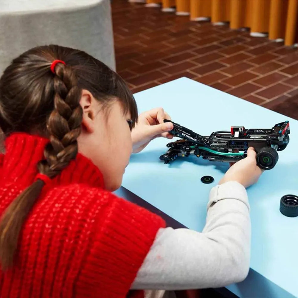 LEGO Technic Mercedes Formule 1 W14 – 7A+